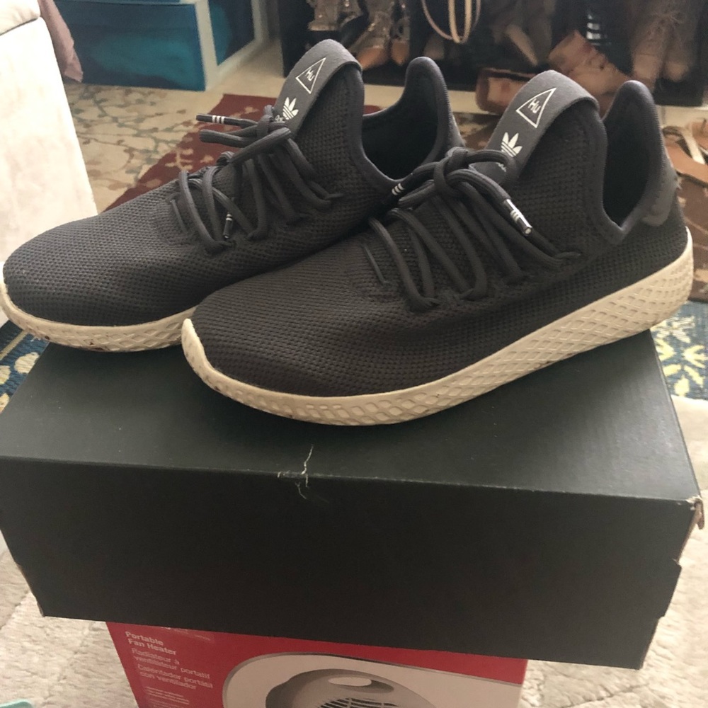 Adidas (Pharrell Williams)